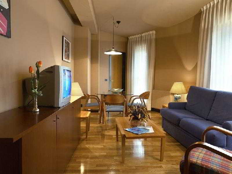 Aparthotel Campus Oviedo Room photo